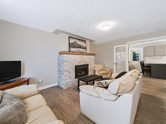 4th image of 3161 Singleton Rd