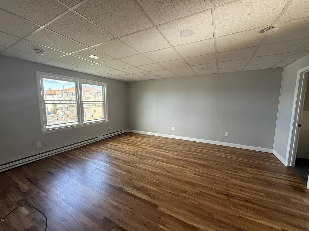 183 Lowell St — Photo 4