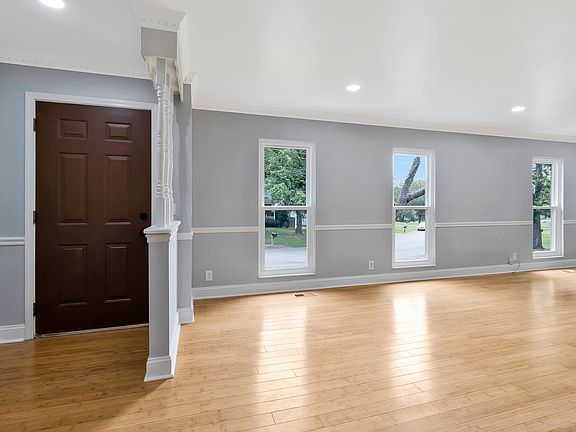 5th image of 3405 Country Ridge Dr