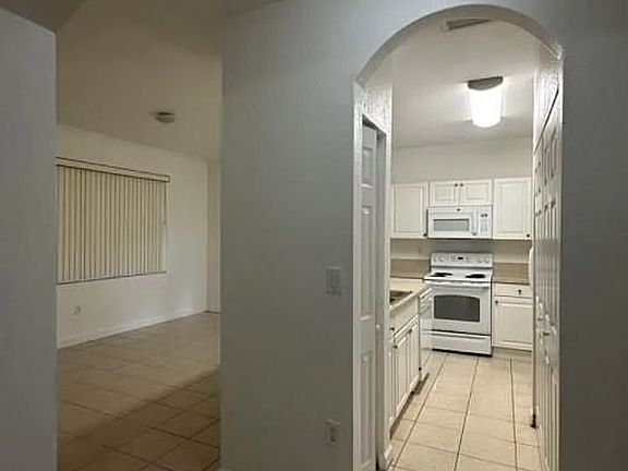 5th image of 1388 NE 33rd Ave #103