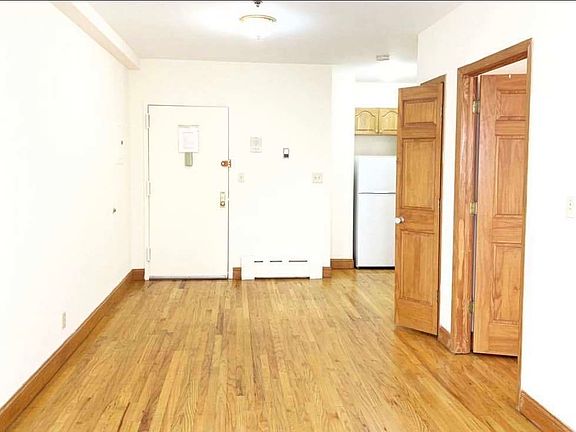 4th image of 45-48 47th St #2R