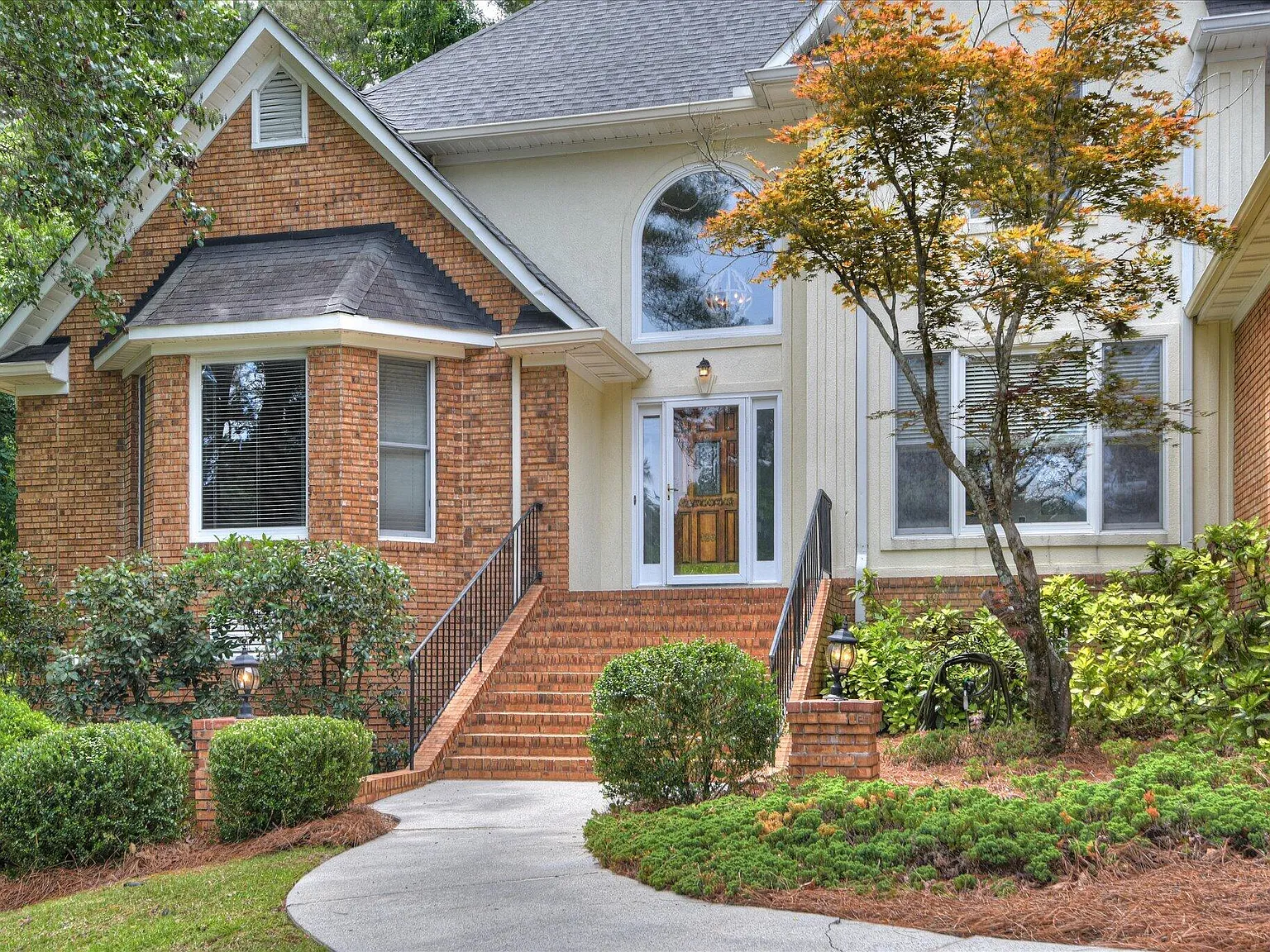 5 bed, 3.5 bath, 4110 sqft, $4,200 — Photo 3