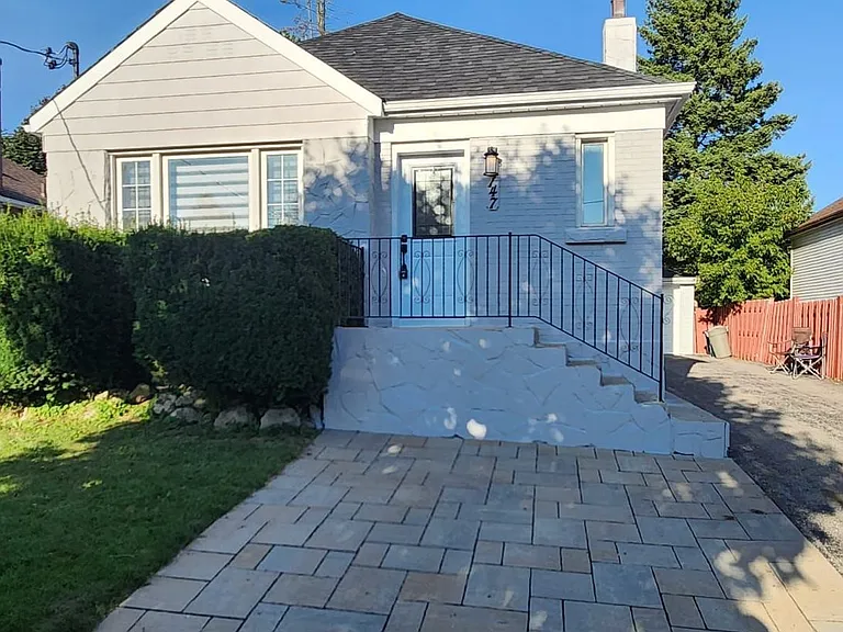 147 Lasalle Ave #UPPER — Photo 1