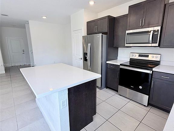 4th image of 2418 SE 10th Ct
