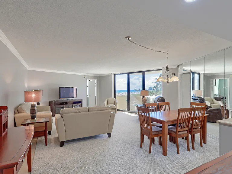 2800 N Ocean Dr #A — Photo 2