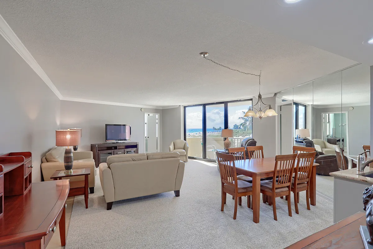 Building Photo - 2800 N Ocean Dr #A