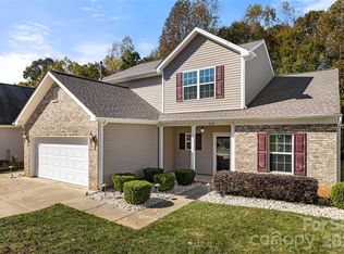 1828 Kilkenny Dr, Clover, SC 29710
