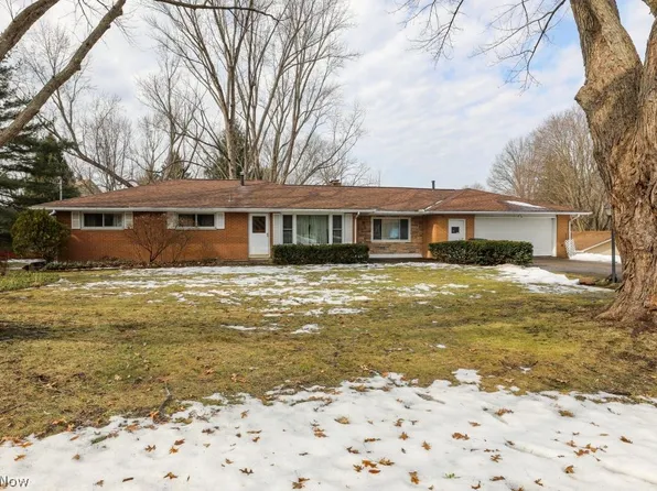 6361 Marchinn Dr, Ravenna, OH 44266