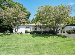 13 Deerbrook Rd, Norwich, CT 06360