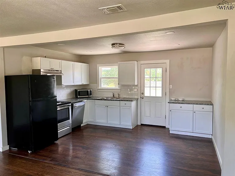 1525 Hursh Ave — Photo 3