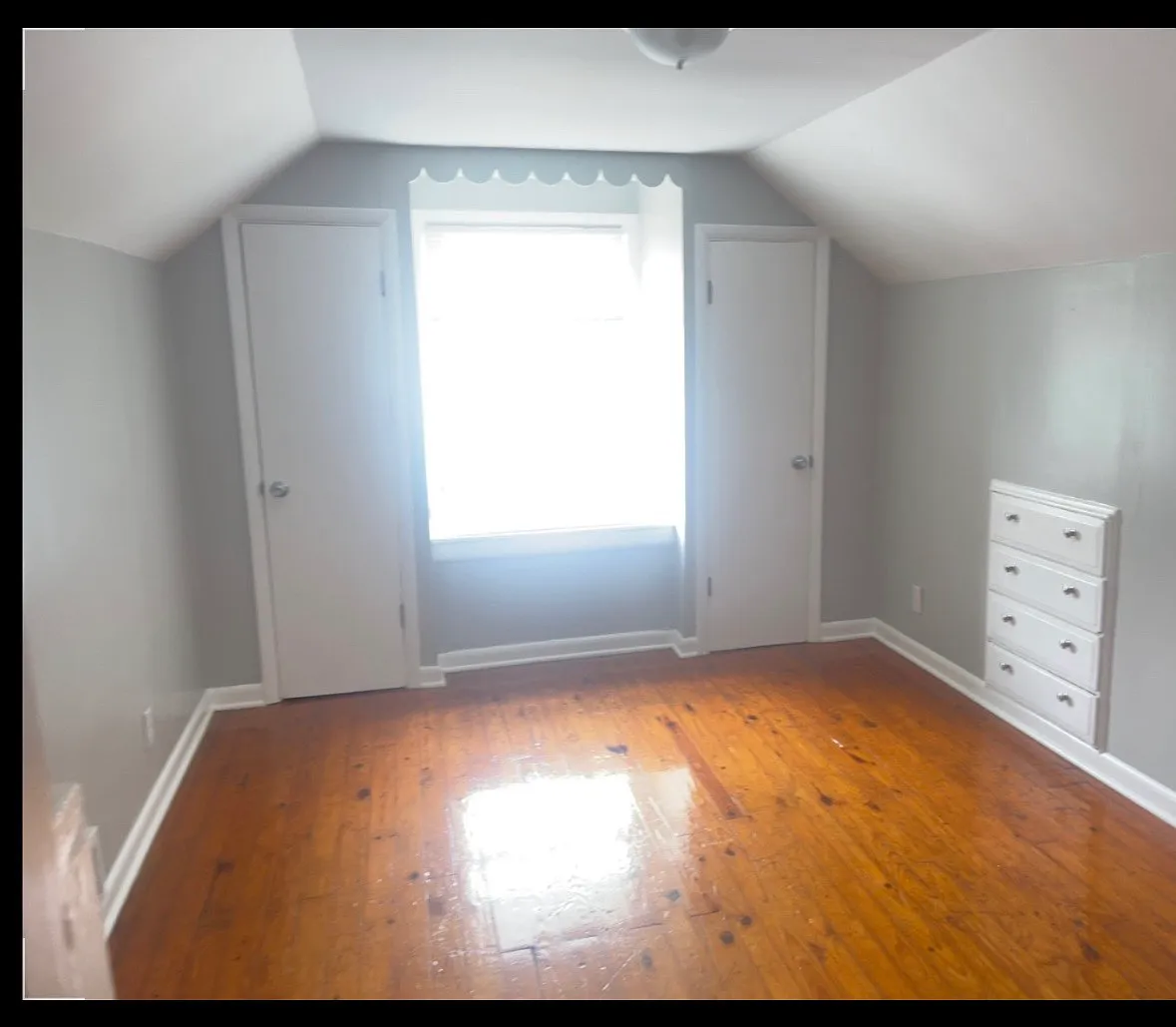 4 bed, 1354 sqft, $1,900 — Photo 2