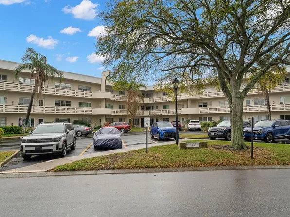 2379 Finlandia Ln APT 21, Clearwater, FL 33763