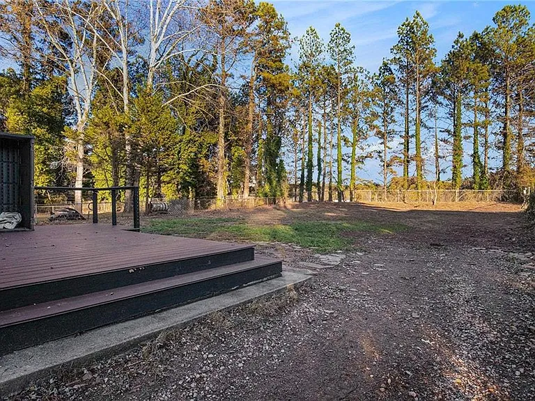 2105 Fellowship Rd — Photo 15