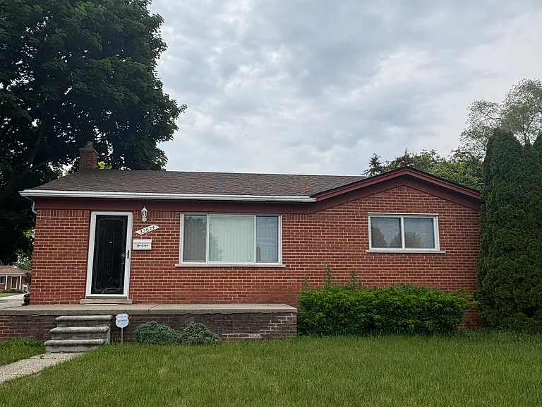32624 Windsor St — Photo 3