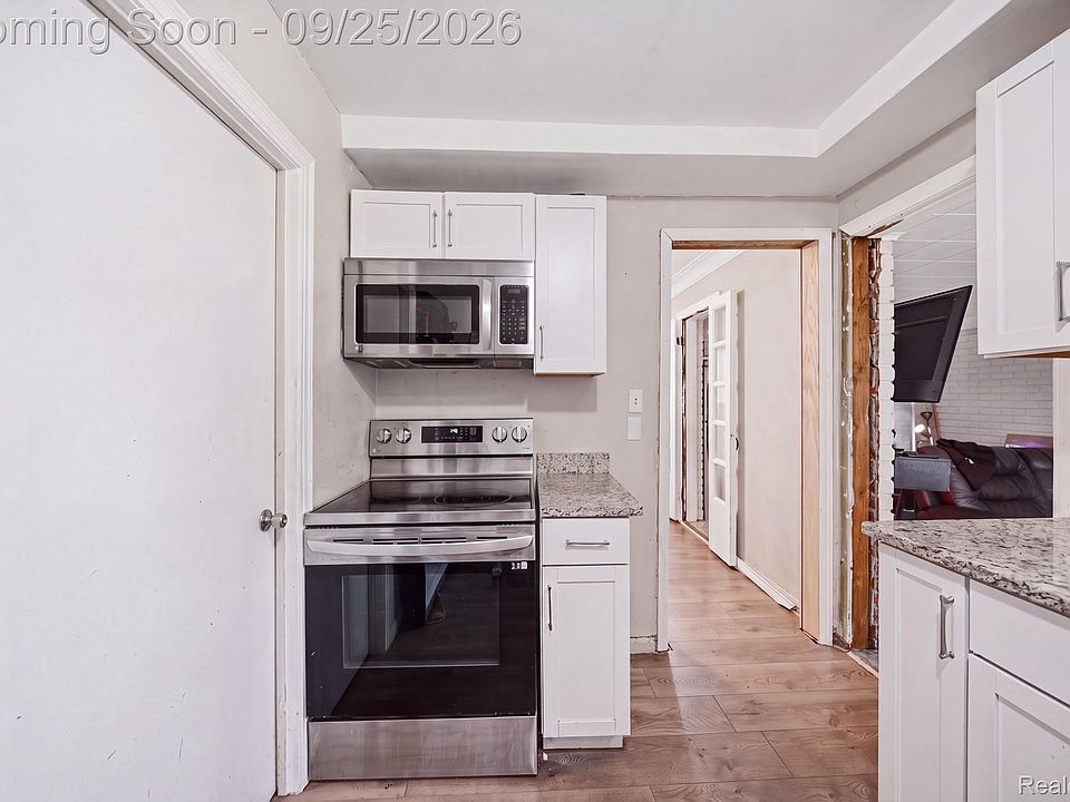 17580 Dorset Ave, photo 17
