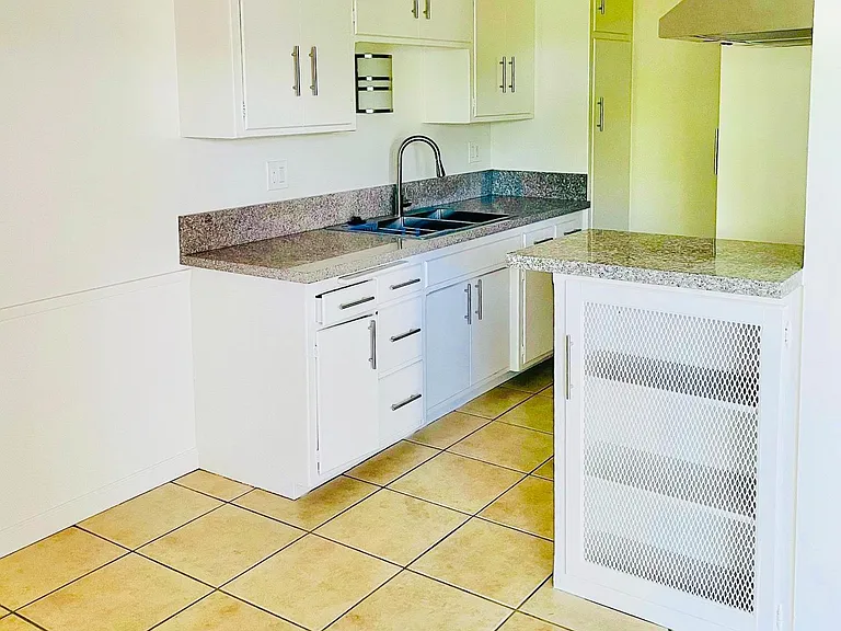 405 N Marengo Ave #11 — Photo 5