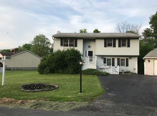 6 Hunting Rdg, Ravena, NY 12143