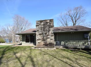 4301 Paradise Dr, West Bend, WI 53095
