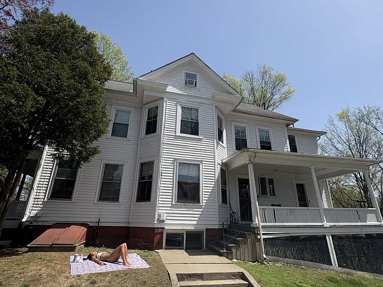 675 Main St #3 — Photo 1