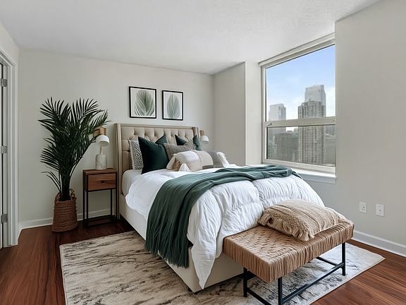5th image of 613 N State St #1210