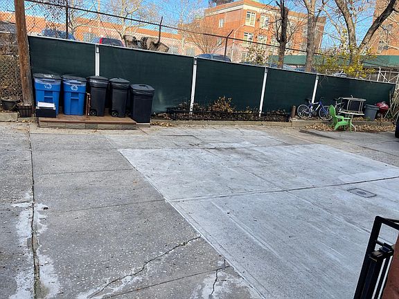 3rd image of 1971 Chatterton Ave APT 1
