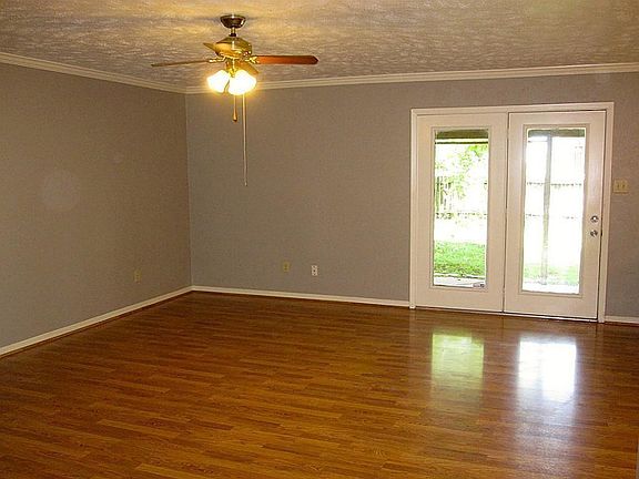 5th image of 306 Tara Plantation Dr