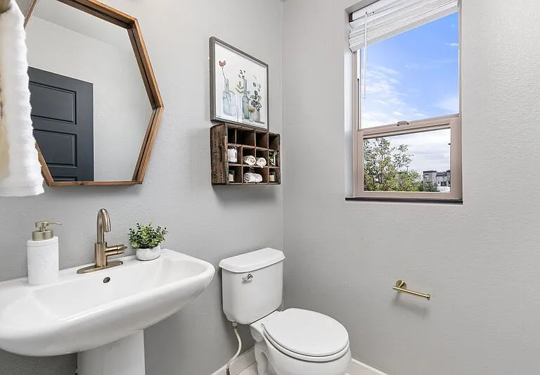 10334 E 29th Dr — Photo 13