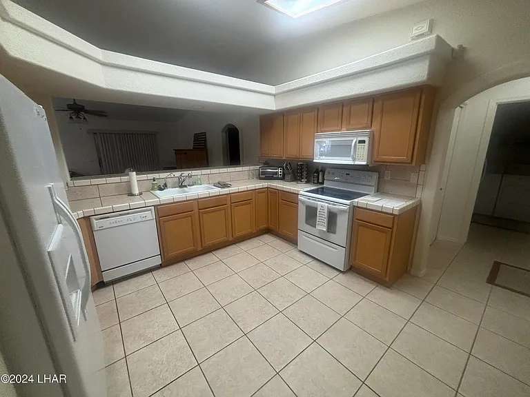 140 Lafayette Ln — Photo 7