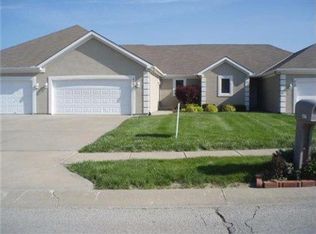 417 Marina Ct, Smithville, MO 64089