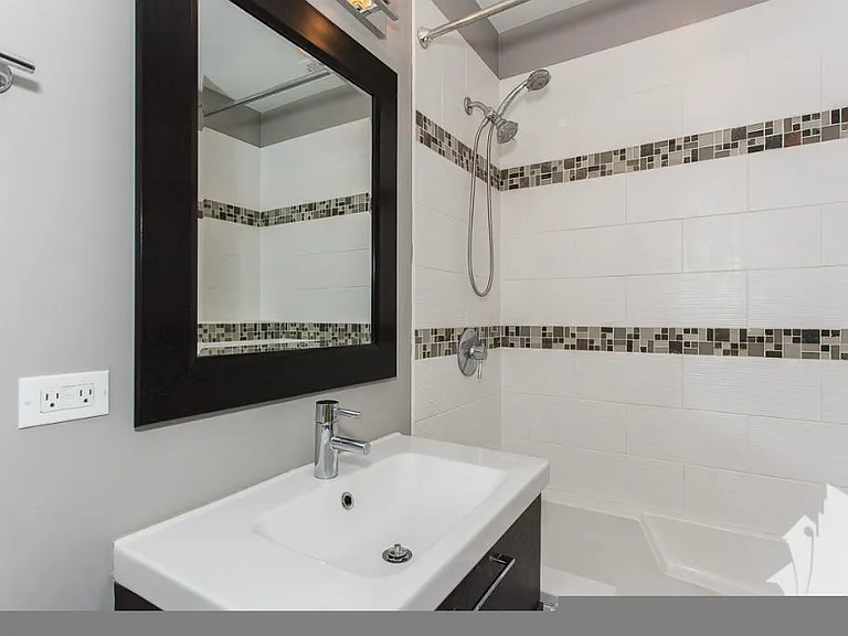 3844 N Southport Ave #3 — Photo 4