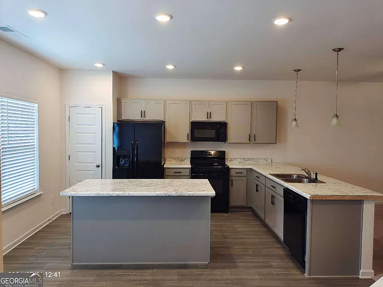 66 Professional Pl SE — Photo 4