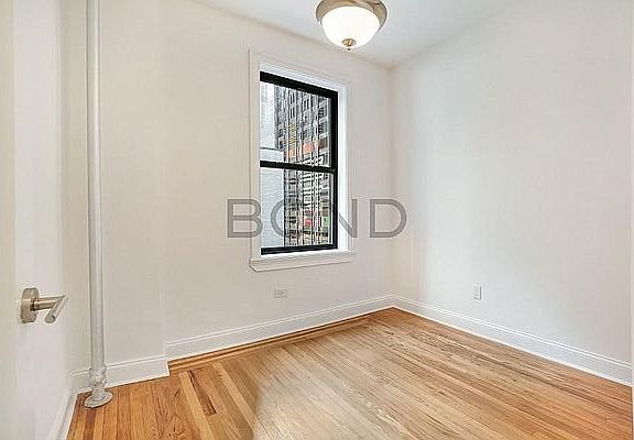 5th image of 245 W 51st St #903A