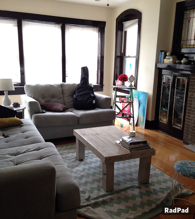 1st image of 2025 N Sheffield Ave APT 3