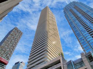 2221 Yonge St #313, Toronto, ON M4S 0B8