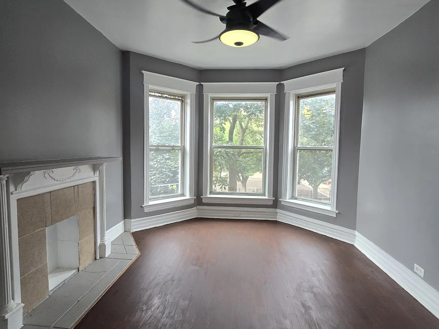 3 bed, 1500 sqft, $1,600 — Photo 2