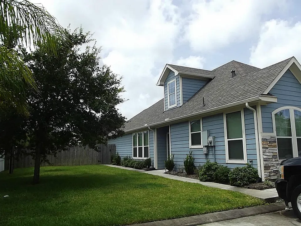 2801 Sand Dune Dr