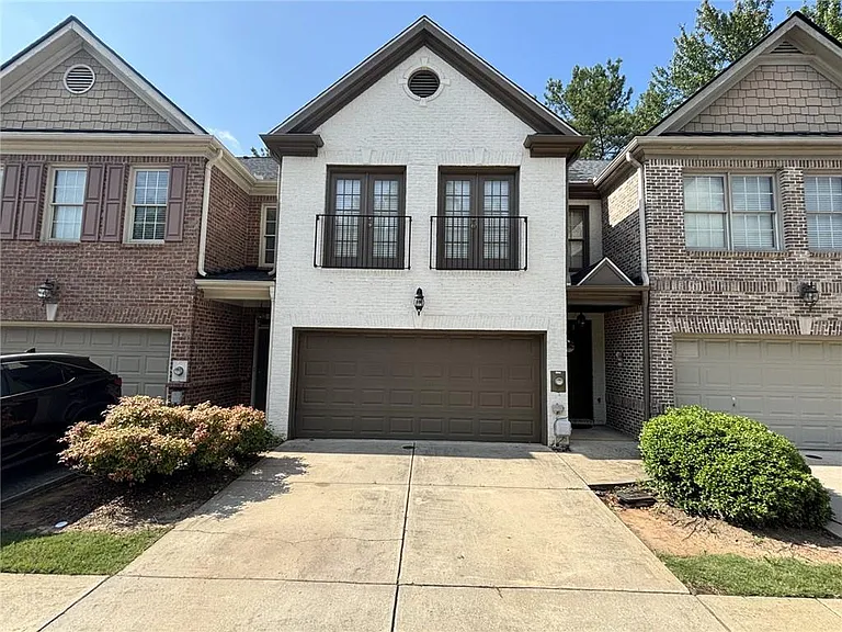 1658 Oakbrook Lake Dr — Photo 1