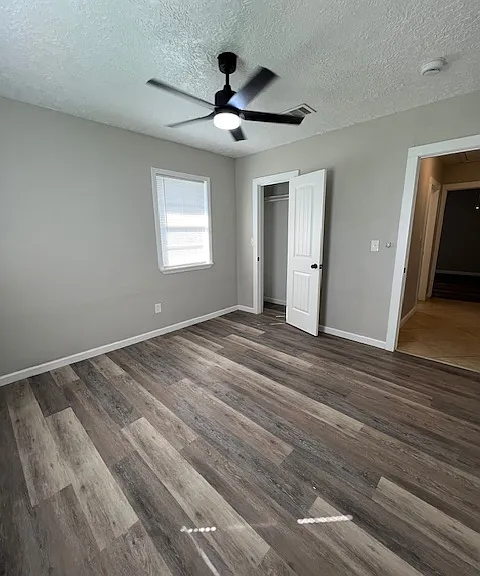 1205 W Wrenway Ave — Photo 15