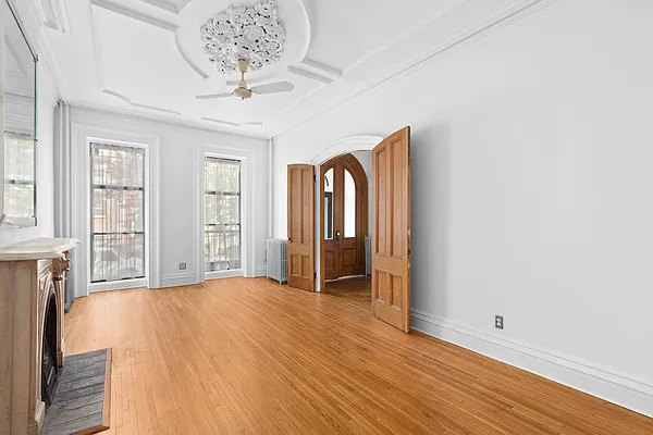 Rented by Compass | media 23