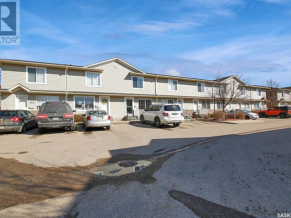 2nd image of 2806 Cranbourn Cres