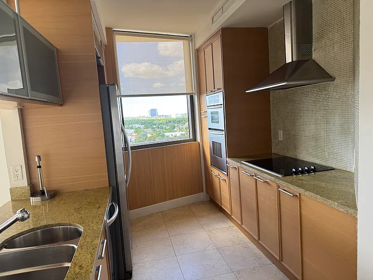 16275 Collins Ave #1004 — Photo 9
