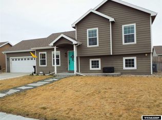 732 Reshaw Cir, Evansville, WY 82636