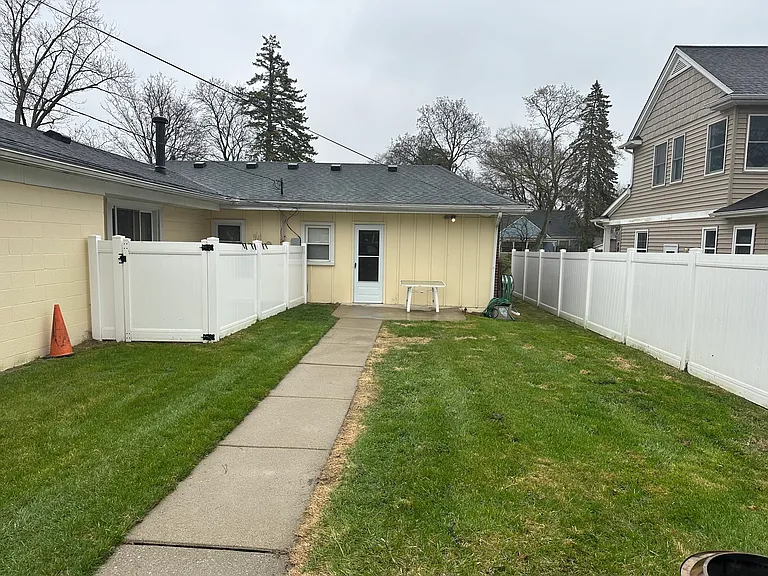 761 Adams St — Photo 8