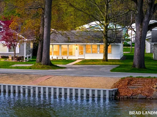 11767 Marsh Rd, Shelbyville, MI 49344