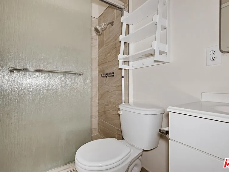 515 N Alfred St #204 — Photo 20