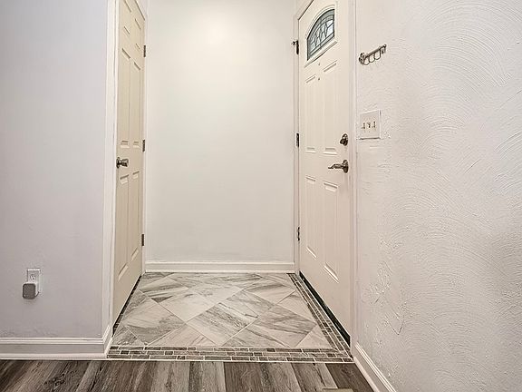 4th image of 220 Oberlin Dr