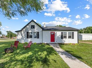407 N 9th St, Elwood, KS 66024