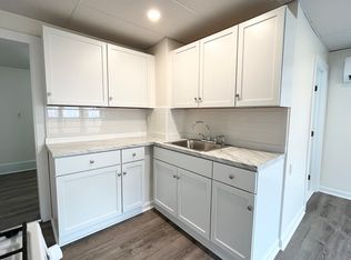 13 1/2 Bluff St, Worcester, MA 01610