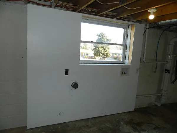 2031 Lintwood Dr — Photo 9