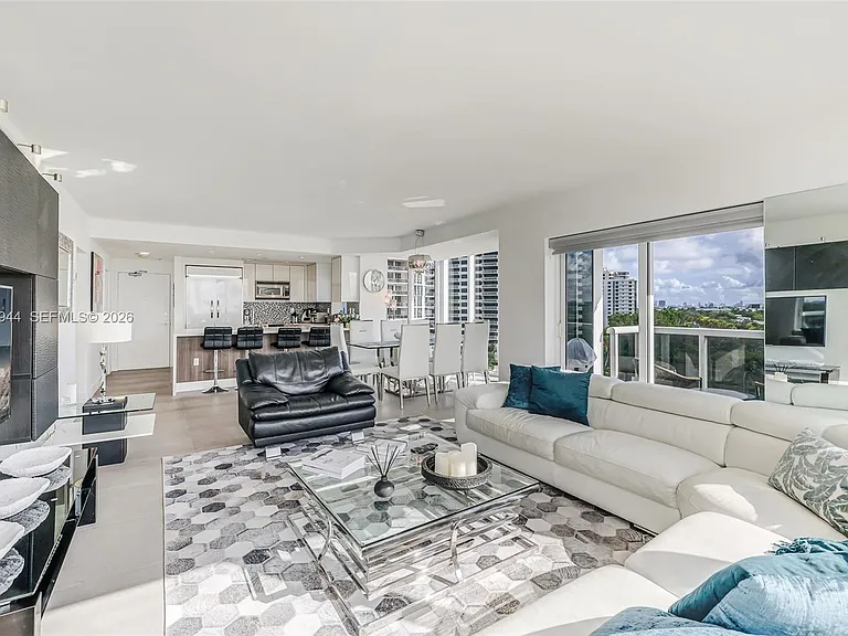 10275 Collins Ave #722 — Photo 6